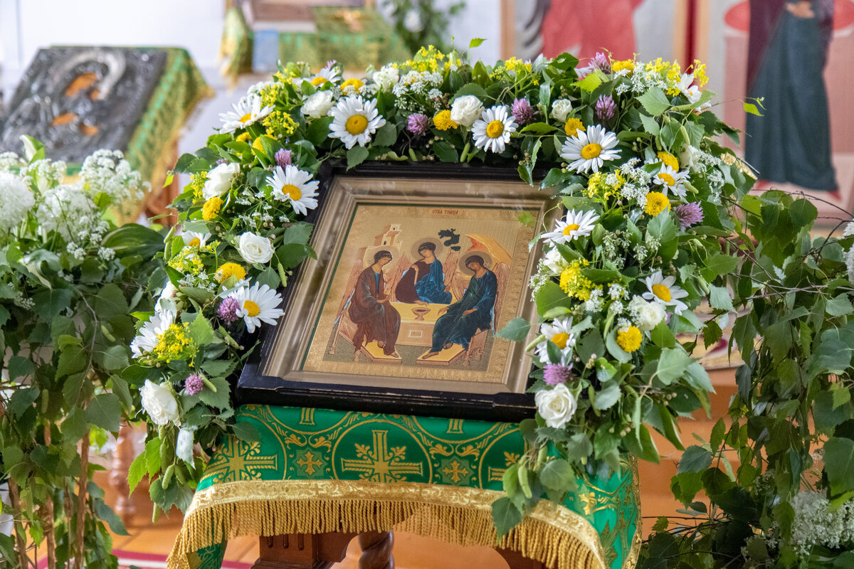 Троица в храме