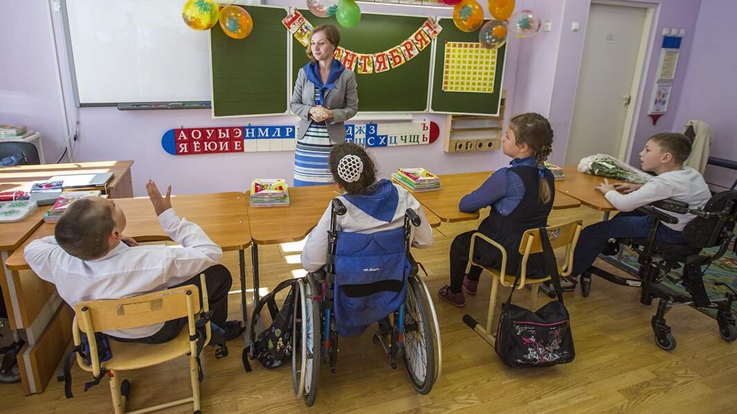 Школа для дцп. Дети инвалиды в школе. Школа для детей с ограниченными возможностями. Образование инвалидов. Образование детей инвалидов.