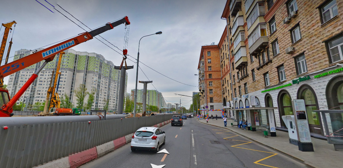 В Академическом районе вовсю строят новую Троицкую линию метро, которая дойдёт из Троицка аж до Крымской. Лзапустить в 2023-2024 году