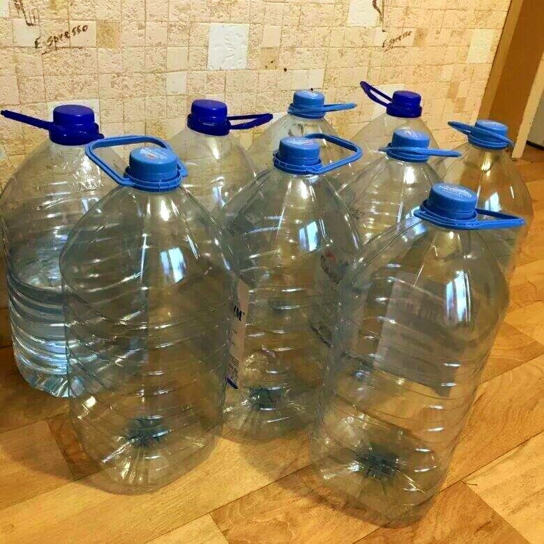 5-литровые бутылки из-под воды не выбрасываю. Использую для хранения .