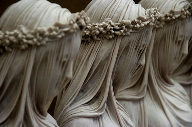 Скульптура женщина с вуалью