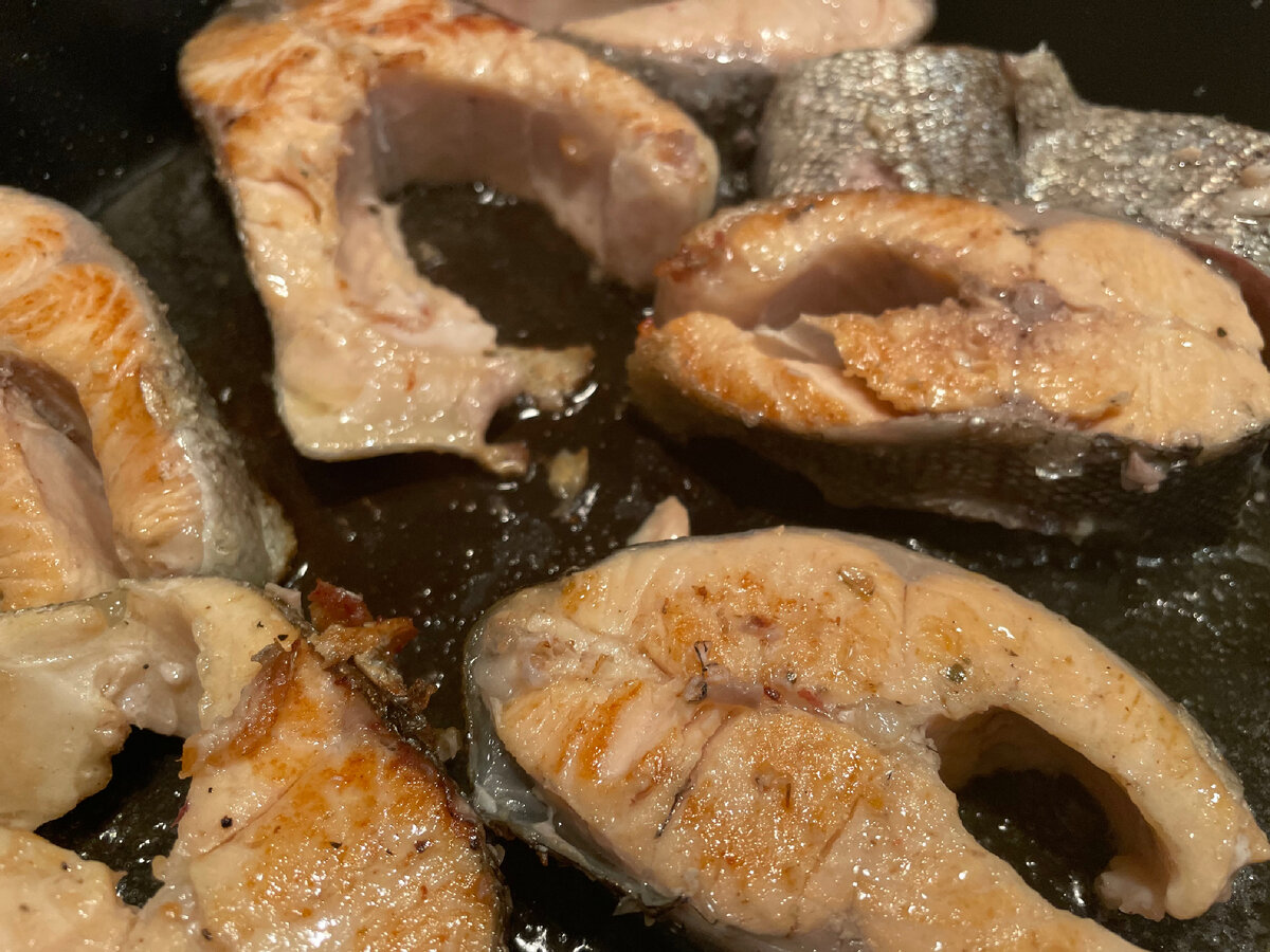 Жареная красная форель