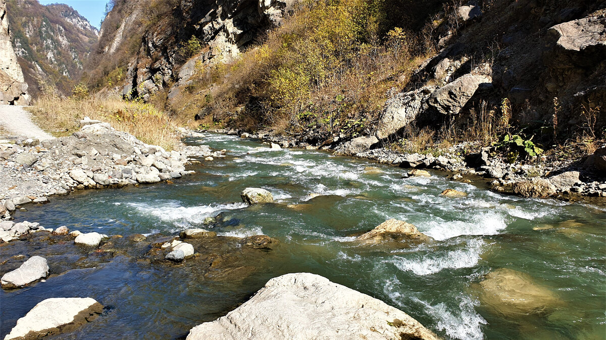 Кармадонское ущелье. Фото Николая Пивненко 2020