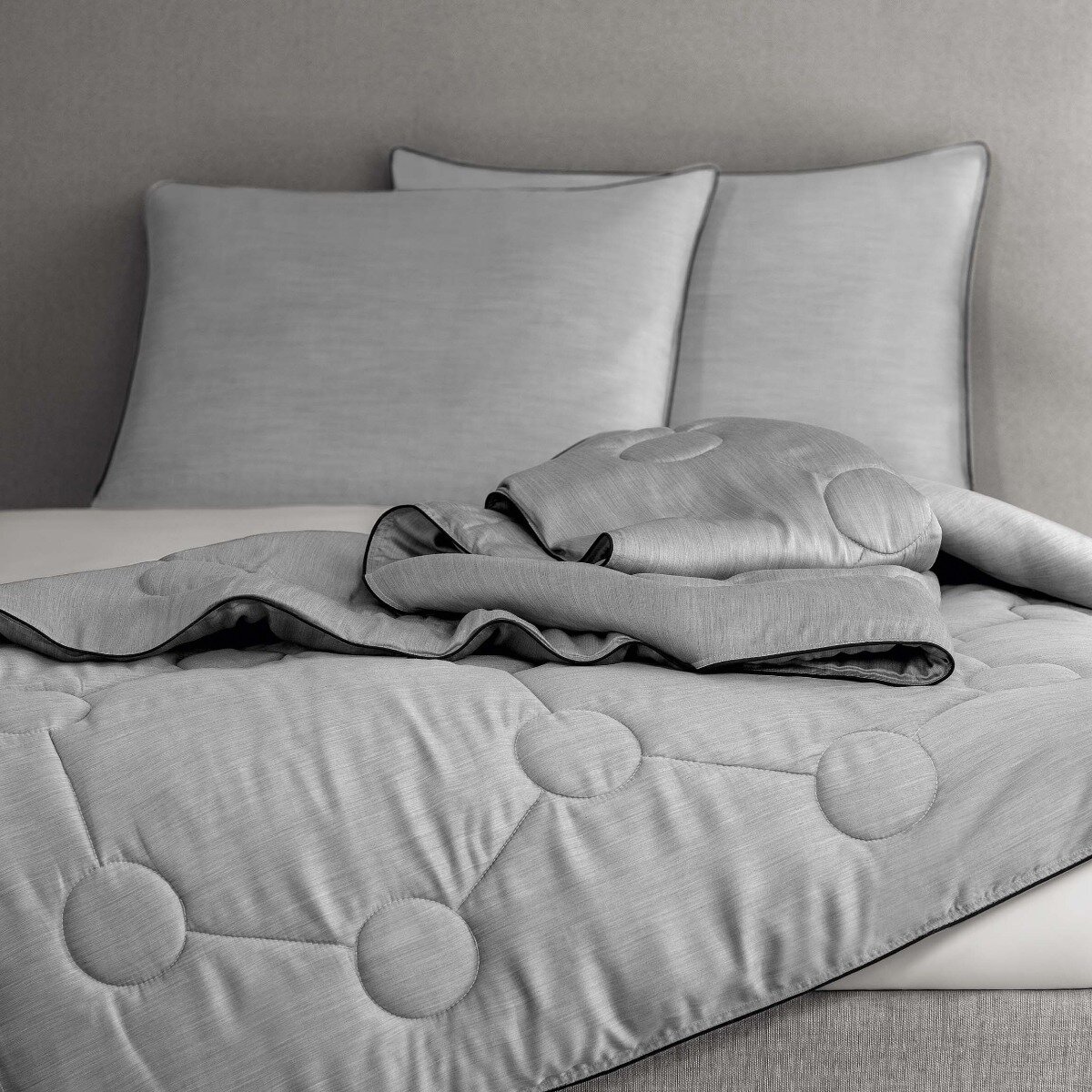 Одеяло и подушки «Антрацит» с графеном в составе