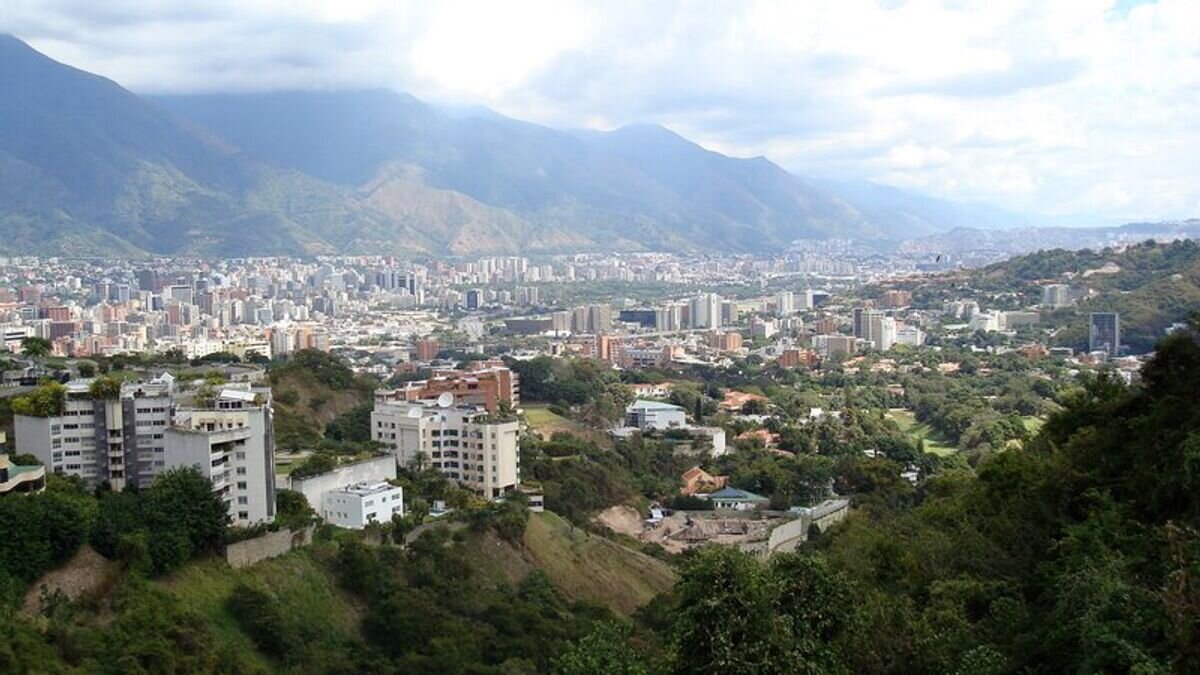    Вид на Каракас, столицу Венесуэлы© Flickr / Márcio Cabral de Moura