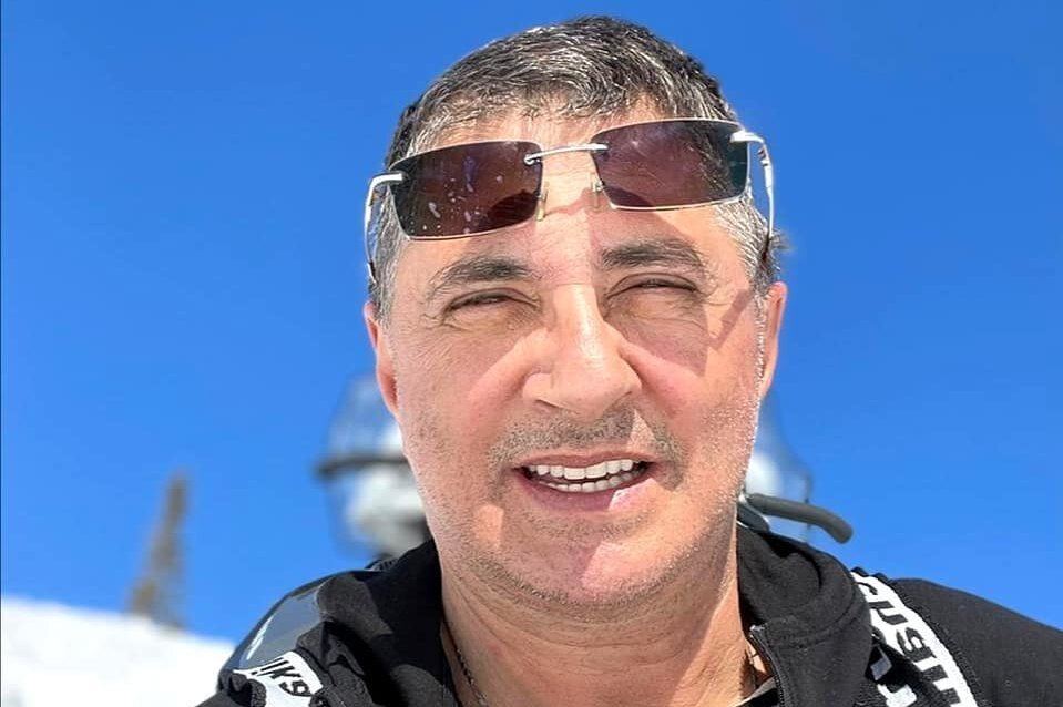     «Больно кусаешься!»: на доктора Мясникова напала обезьяна во время съемок шоу