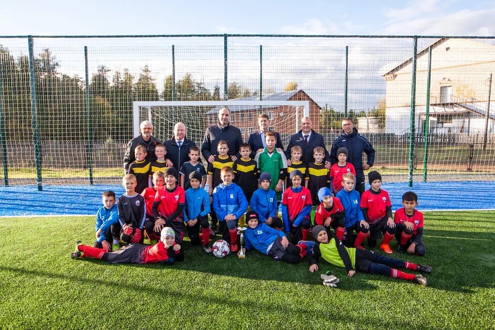  📷    В поселке Колтубановский построено поле с искусственным покрытием для игры в мини-футбол Андрей Севостьянов