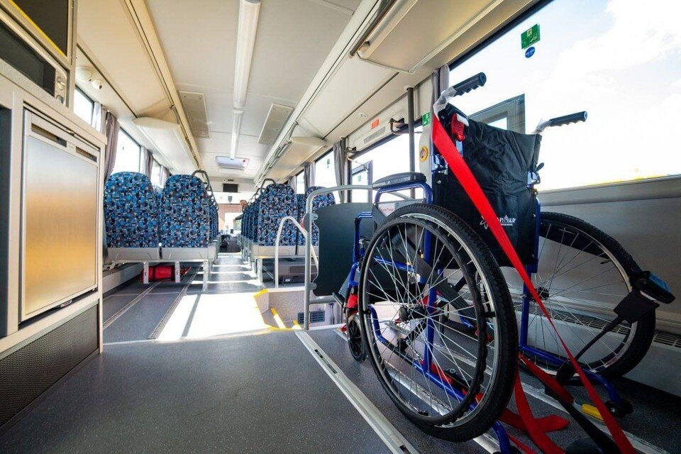     Более 150 тыс. маломобильных граждан перевезло социальное такси Москвы за год  Департамент транспорта Москвы