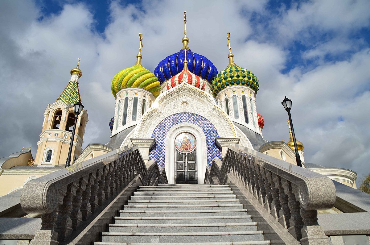 Паперть в архитектуре