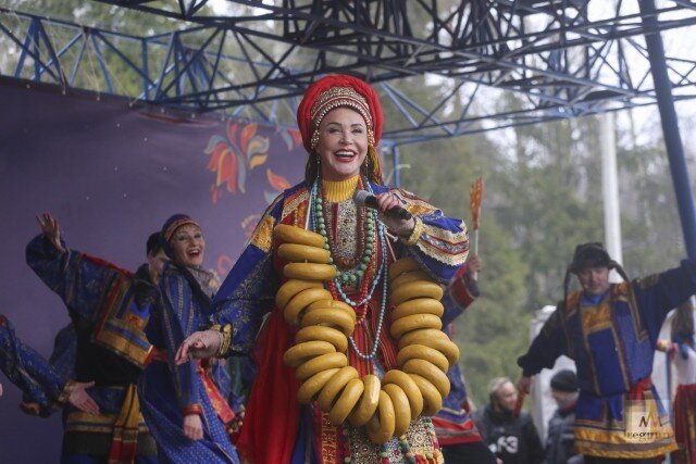    Московская область. Захарово. Празднование Масленицы. Выступление Надежды Бабкиной и театра «Русская песня» Ярослав Чингаев © ИА REGNUM