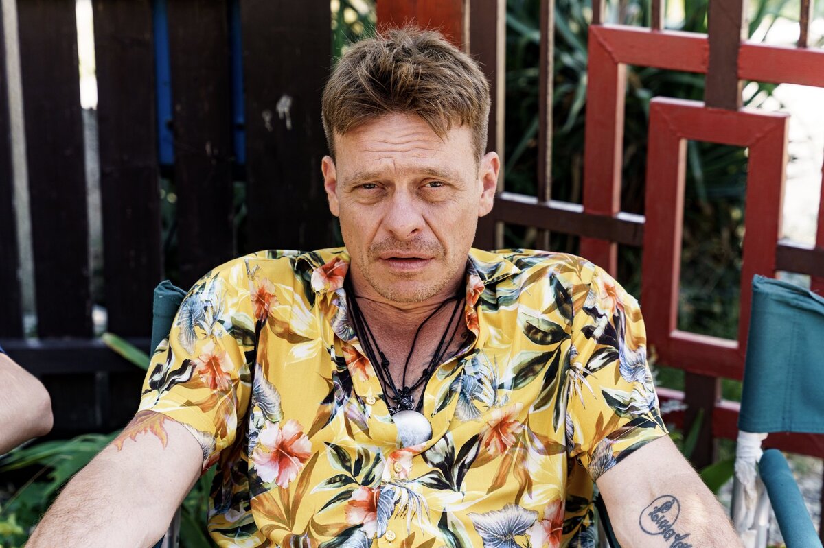     «В жизни и так хватает экстрима, поэтому прыжки с парашютом мне не понять»: Павел Майков о трюках на съемках