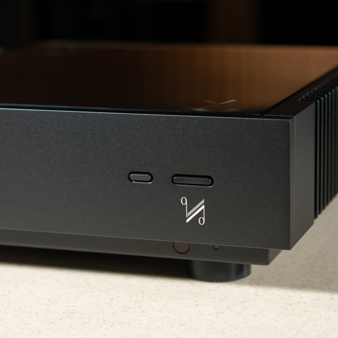 Предусилитель Quad Artera Pre 