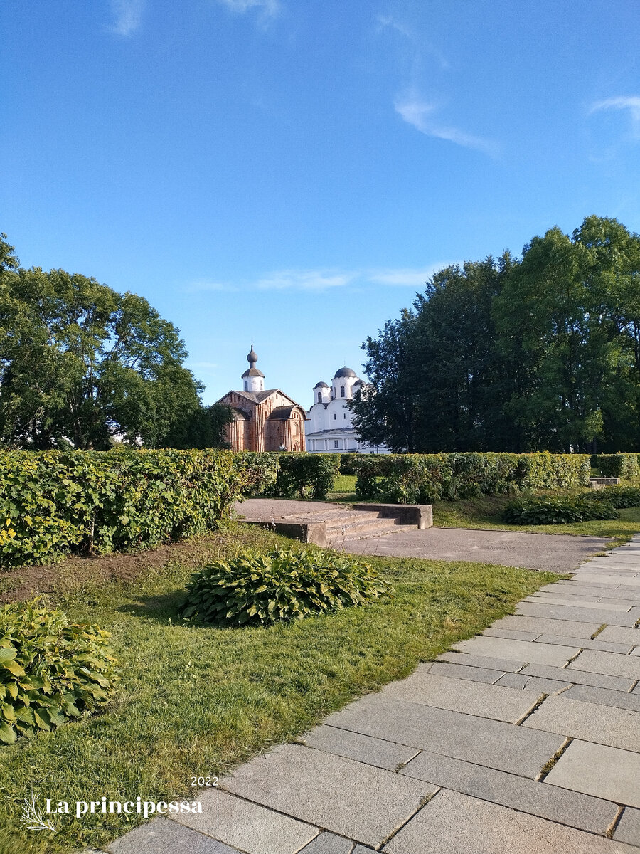 Фото автора Николо-Дворищенский храм и церковь Параскевы - Пятницы