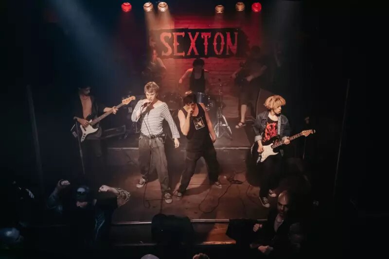 Кадр из фильма «Король и шут»