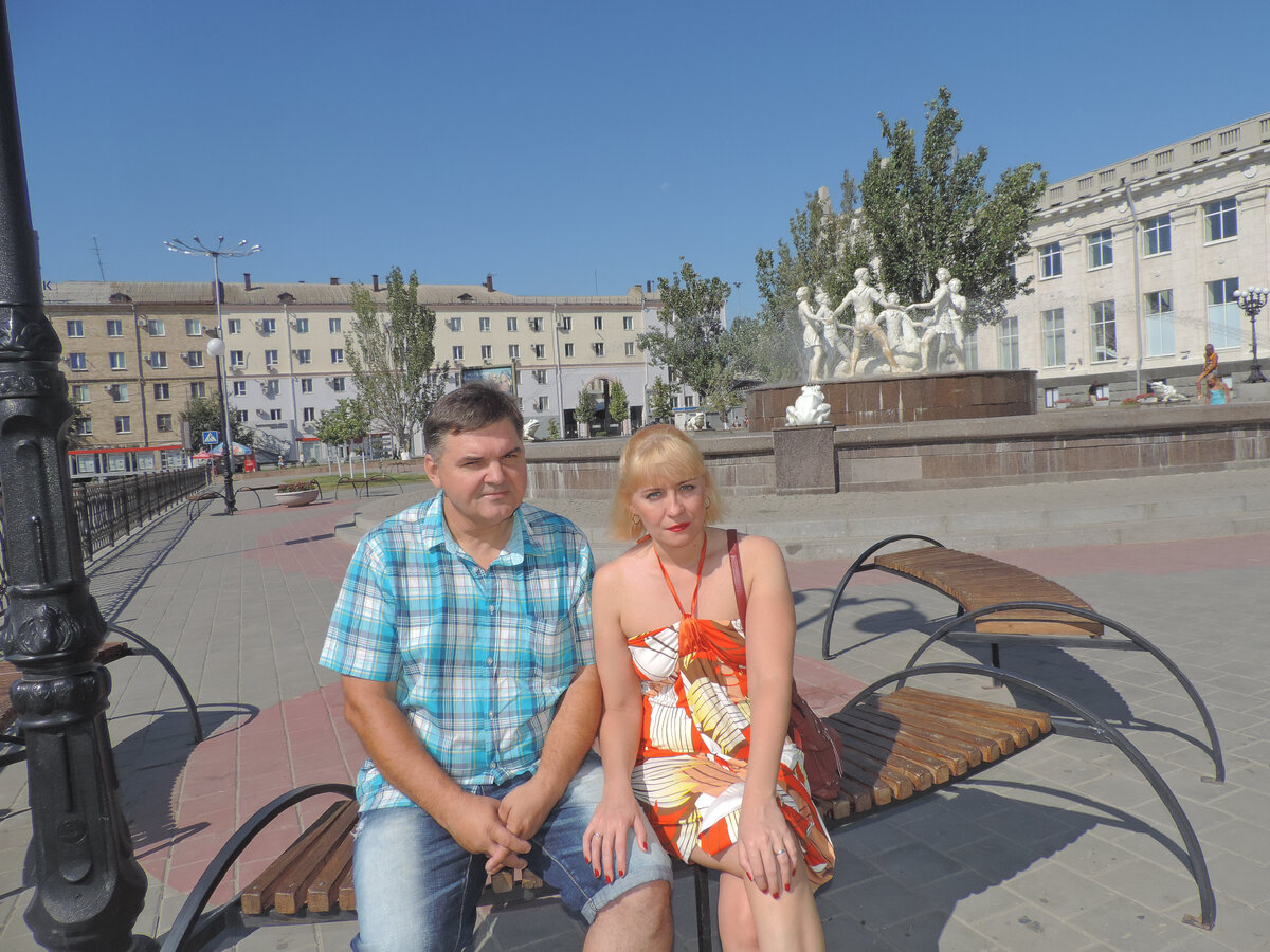 у фонтана "Детский хоровод"
