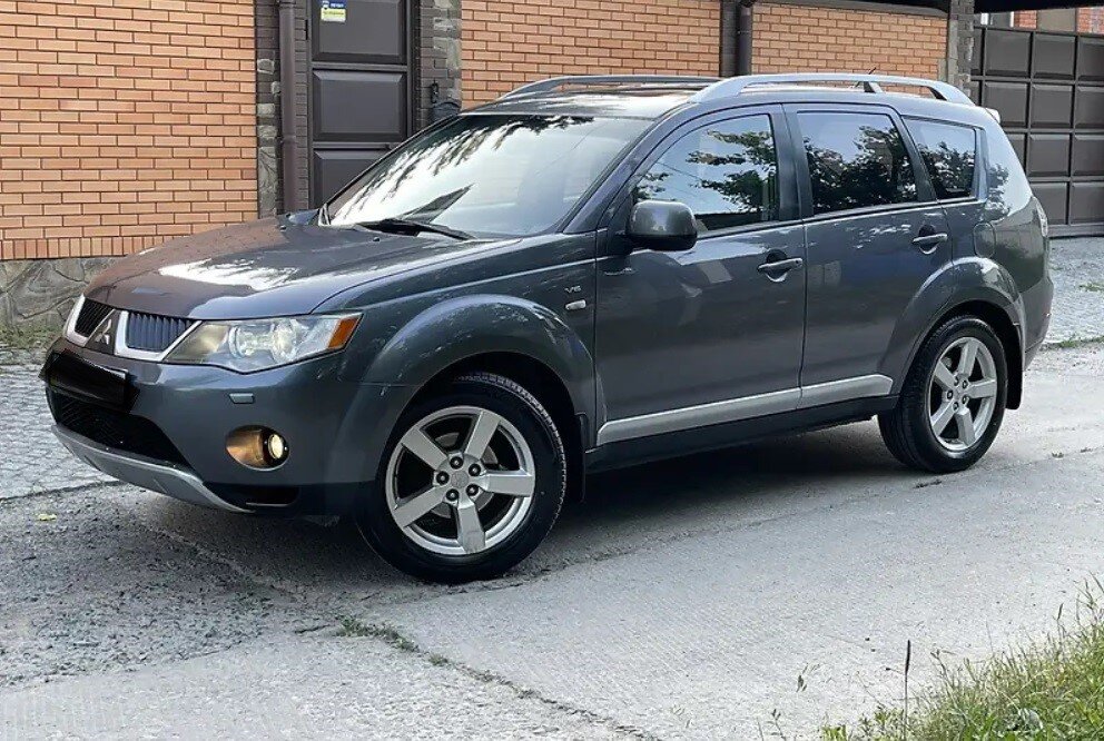 Mitsubishi Outlander XL