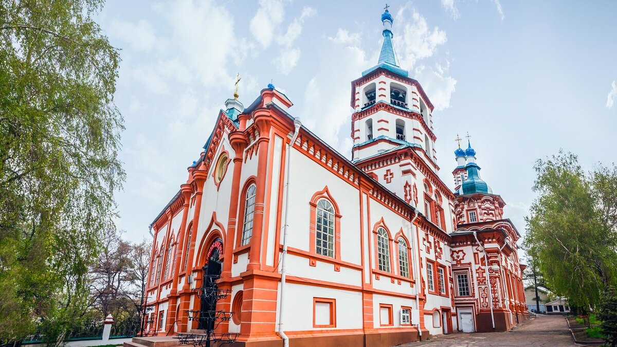 крестовоздвиженский храм в иркутске