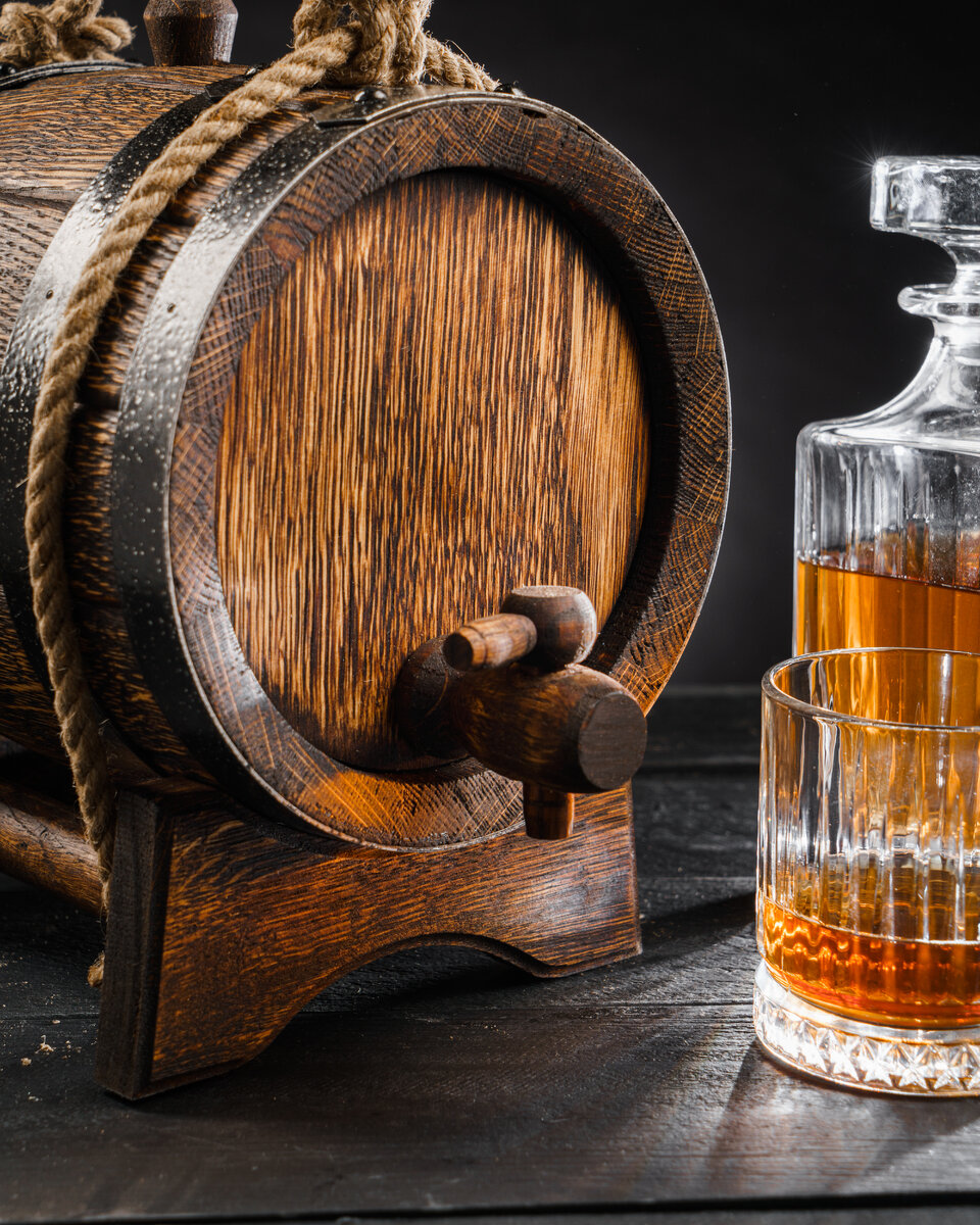 Бочка для вина с краником. Бочонок для напитков. Диспенсер для напитков barrel kilner. Жбан дубовый 10 л, (бонпос). Бочонок для напитков.