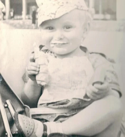 Только сынишка остался доволен поездкой.