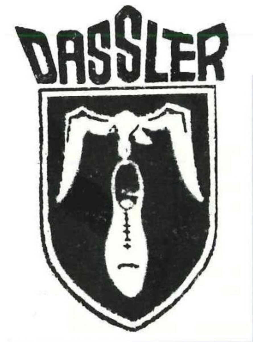 Логотип компании братьев Дасслер