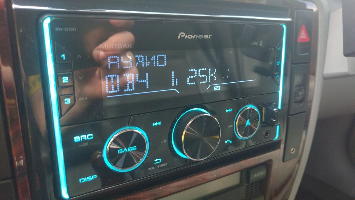 Источник: https://www.onlinetrade.ru/catalogue/avtomagnitoly-c1476/pioneer/avtomagnitola_pioneer_mvh_s620bt-1954400.html?c=31