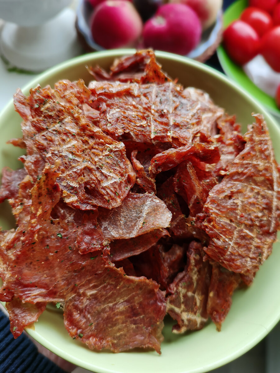 Вид готового продукта. Из-за большой влаги, на выходе получается не так много мяса, как хотелось бы.