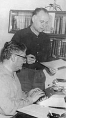 Исай Борисович Лукодьянов (1913-1984 гг.) и Евгений Львович Войскунский (1922-2020 гг.). Они были не только соавторами, но и двоюродными братьями