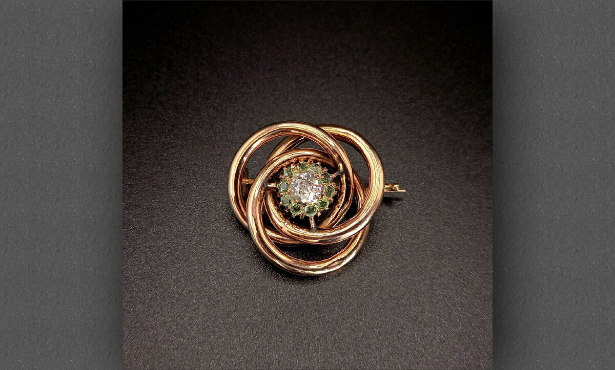 Антикварная золотая брошь. 