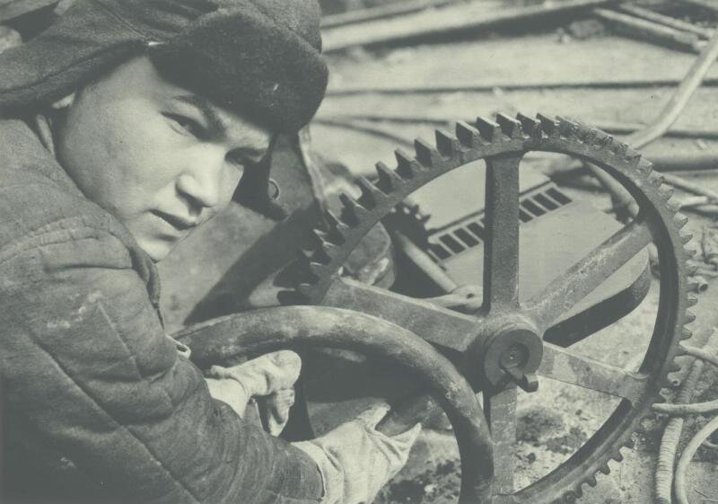 Бригадир-ударник. 1930–1932 годы, МАММ/МДФ.