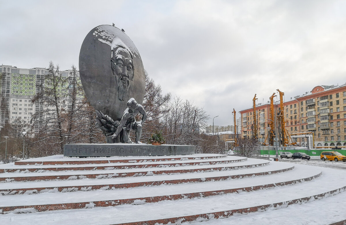 В Москве есть памятник вьетнамскому лидеру, по стоимости 150-квартирного  дома | Журнал 