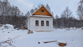 Дом прадеда утепляется, а старый сад уходит в дрова