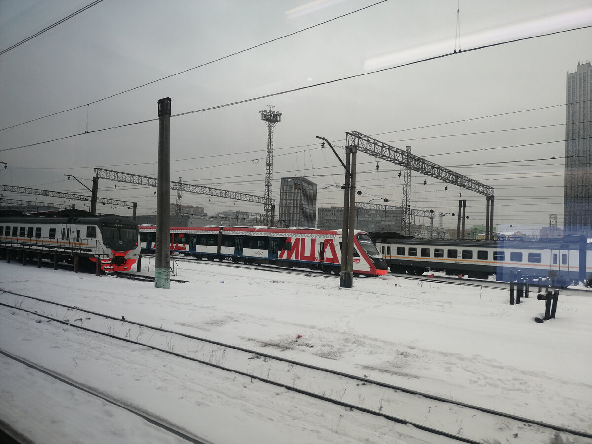 Белорусский вокзал. Вид из аэроэкспресса. 