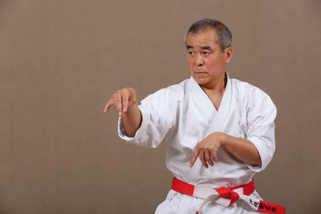 Окинавское карате. Фото с сайта https://lemag.ffkarate.fr/z-oshiro-karate-dokinawa/