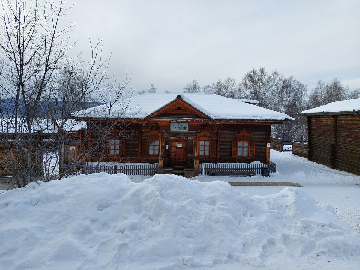 Тальцы. Здание волостного правления. Фото автора.