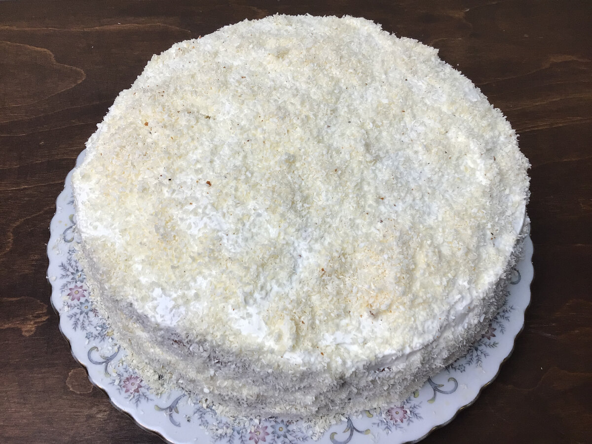 Бисквитный торт с джемом и сливочным кремом