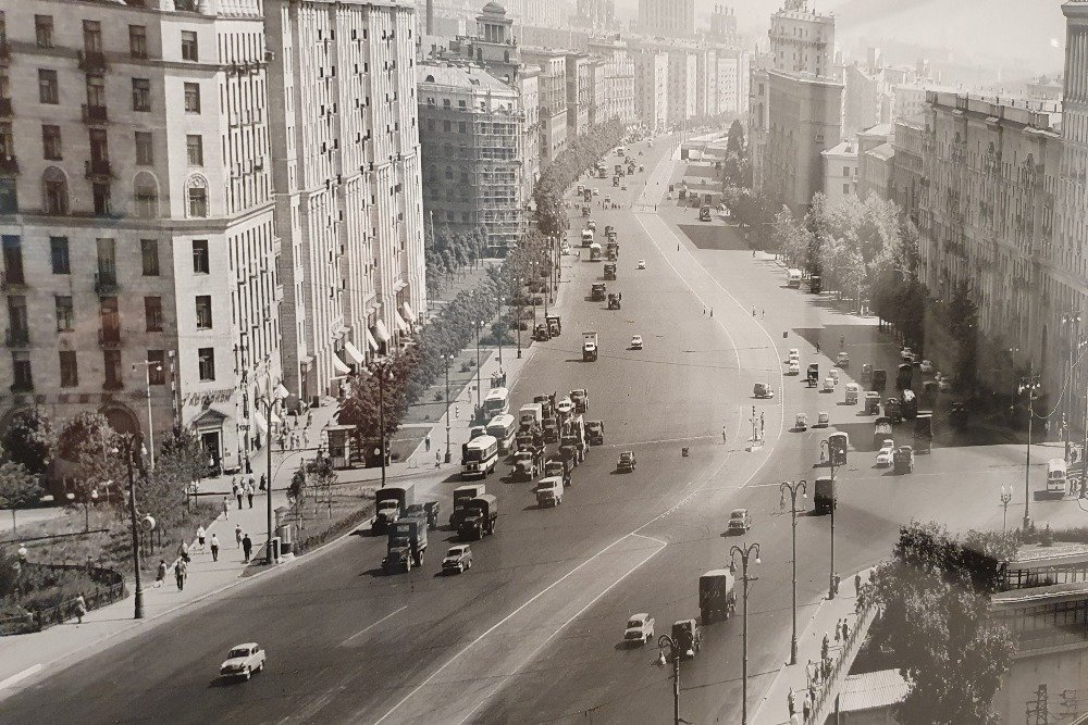 Наум Грановский фотограф. Кутузовский проспект 1953 год. Кутузовский проспект в 1950 году. Кутузовский проспект в 1941 году.