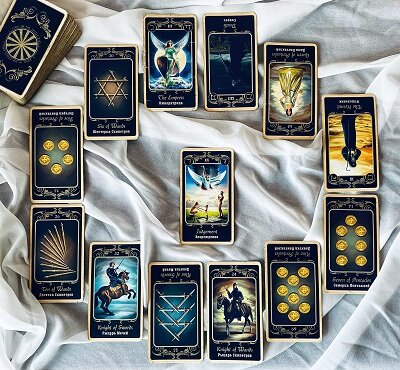 * На колоде Таро "12 Лучей" Школы практической эзотерики "Врата Изиды"