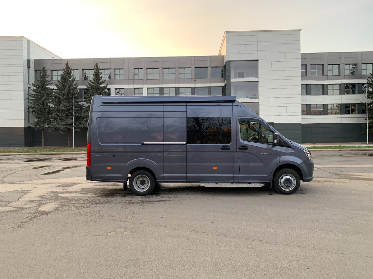 Маркиза покрашена в цвет кузова