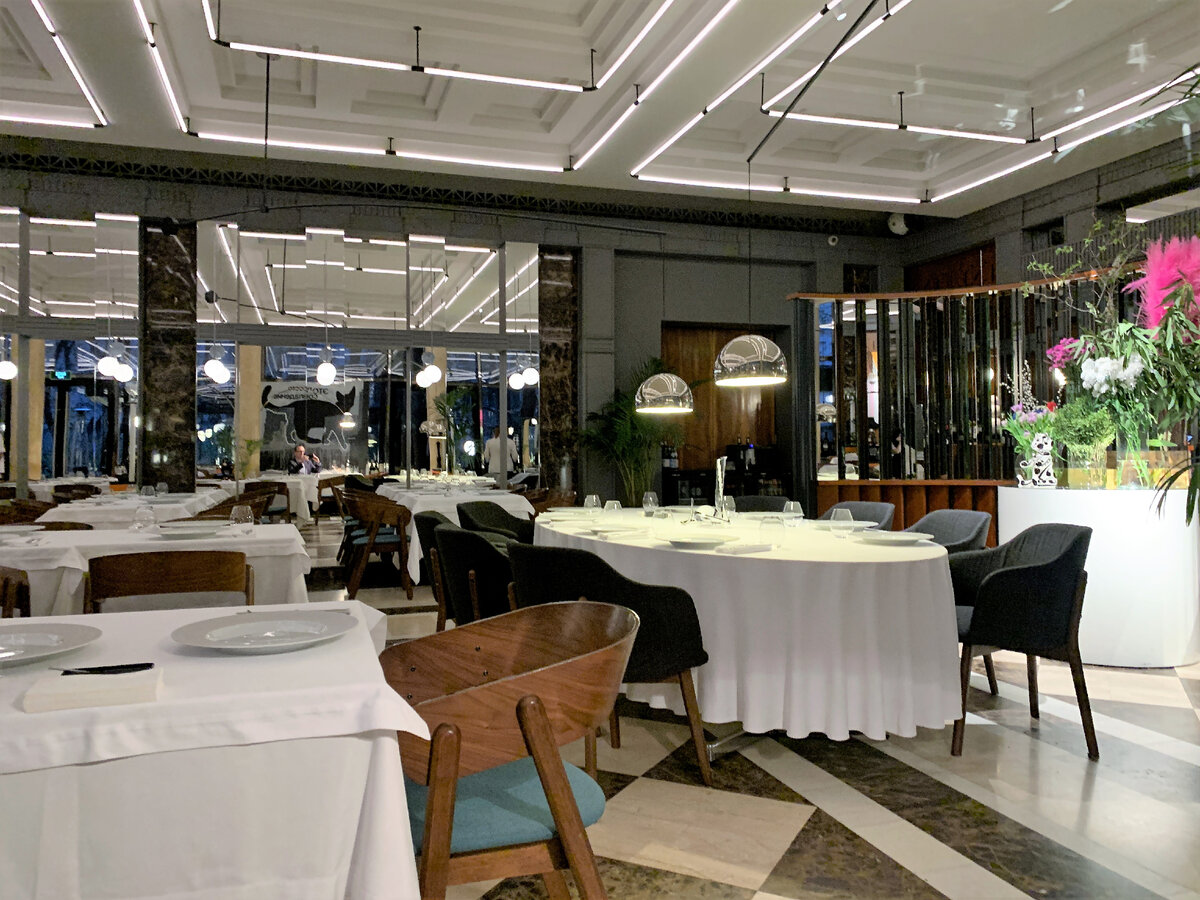 Первый зал, фото с моего места