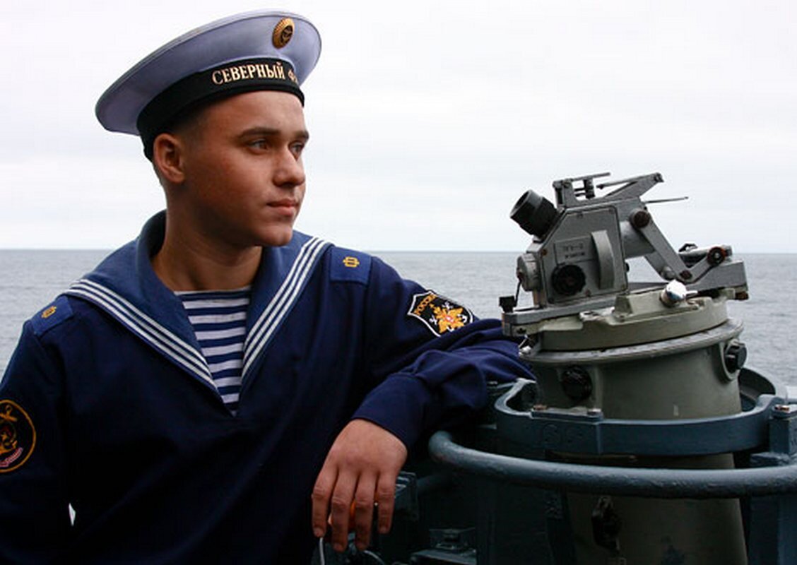 Служащий военно морского флота