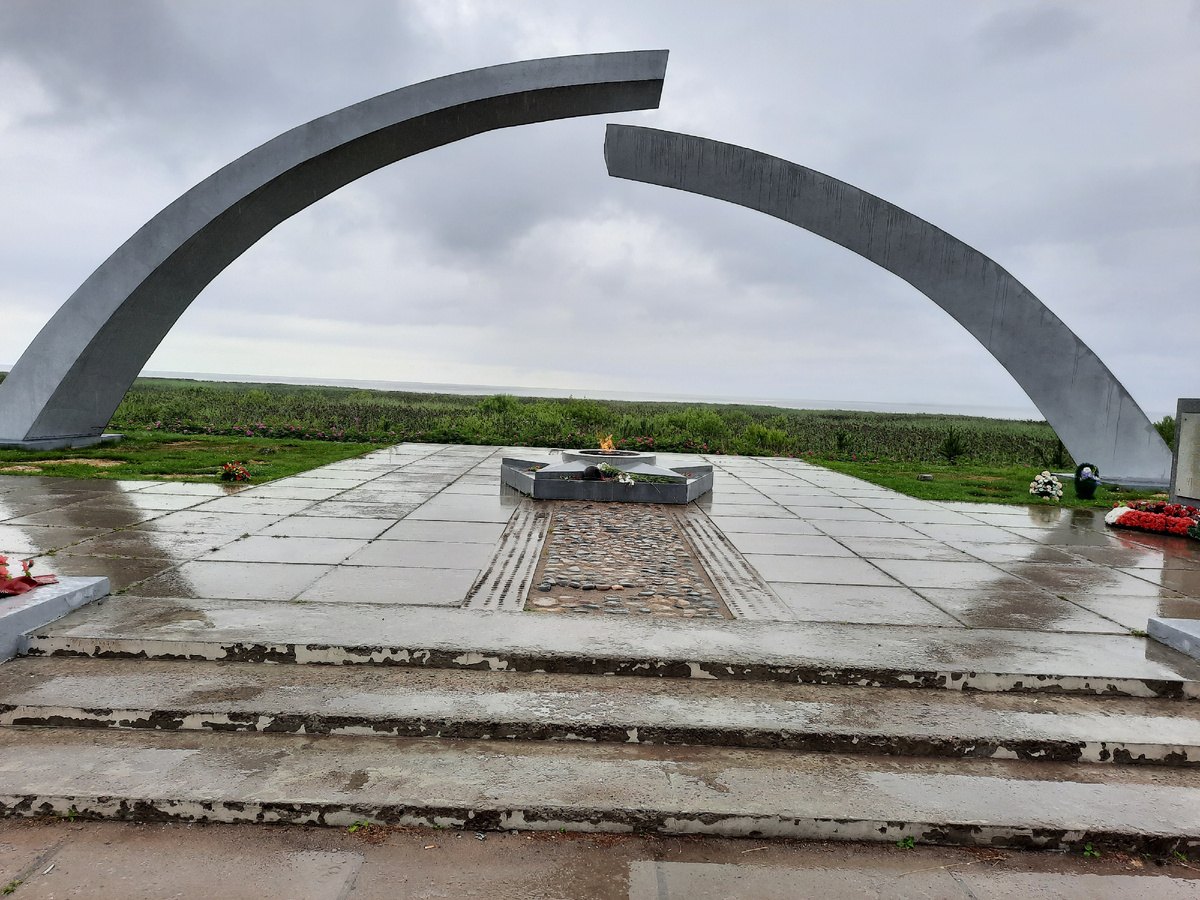 Вечная память!!! Сюда приходили полуторки