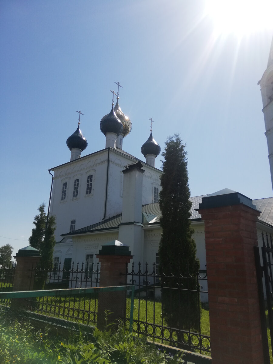 Крестовоздвиженская  церковь. Фото автора.