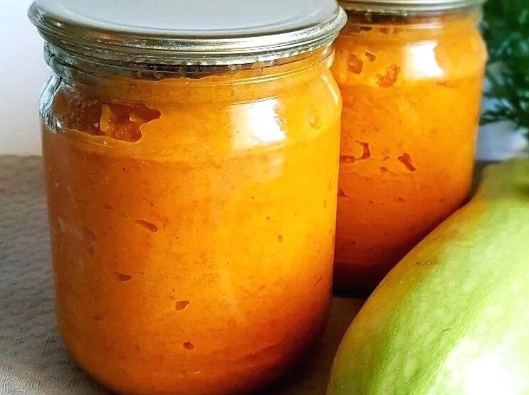 Без кабачковой икры не представляю себе зиму. 