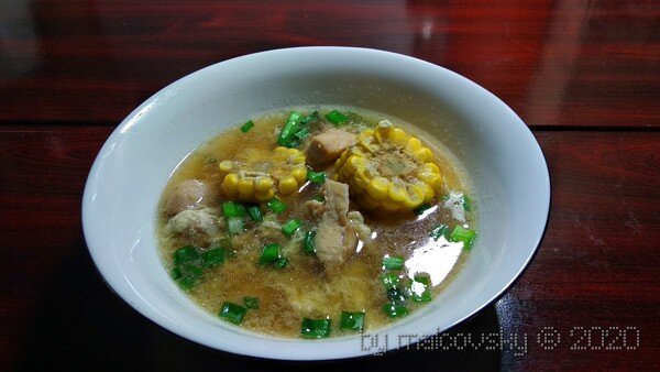 Суп с курицей и кукурузой по-китайски.