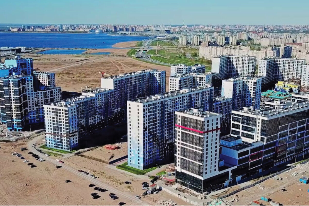 а получилось обычное. Стоило ли ради этого так долго и дорого засыпать залив? 