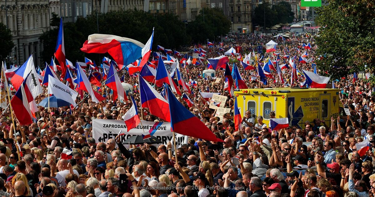 https://ntv-static.cdnvideo.ru/home/news/2022/20220903/prague_sno.jpg