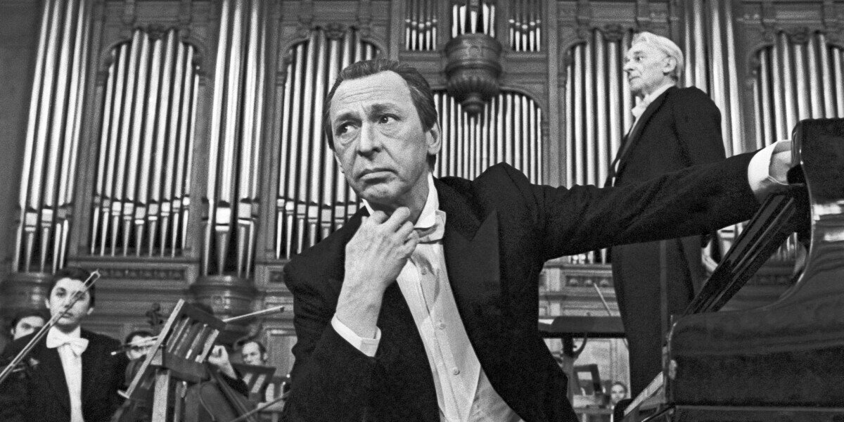   ФОТО : ТАСС / Малышев Николай (Народный артист СССР Олег Ефремов в роли Сергея Рахманинова. )