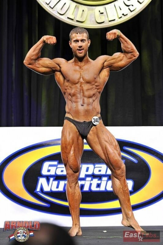 Андрей Лопушанский - бодибилдер, веган, сыроед.