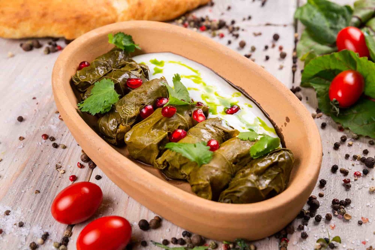 Любимое блюдо Jah Khalib: азербайджанская долма из виноградных листьев