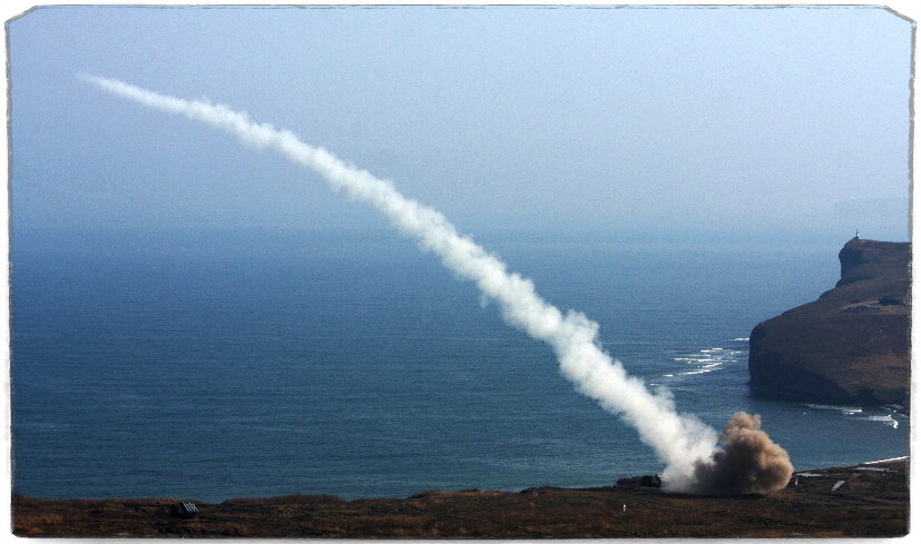 Источник: pressa-tof.livejournal.com. Благодаря связке "Бала" (в кадре) и "Бастиона" удалось добиться уникальной эшелонированной защиты, которая вырастет в разы с приходом "Циркона", а максимальное своё развитие получит при создании "Змеевика". 